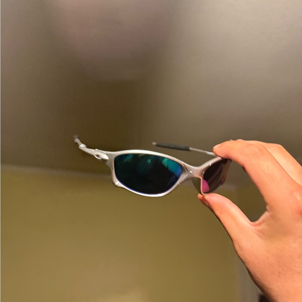 Silver Sport Sunglasses with Green Mirrored Lenses Oakleys